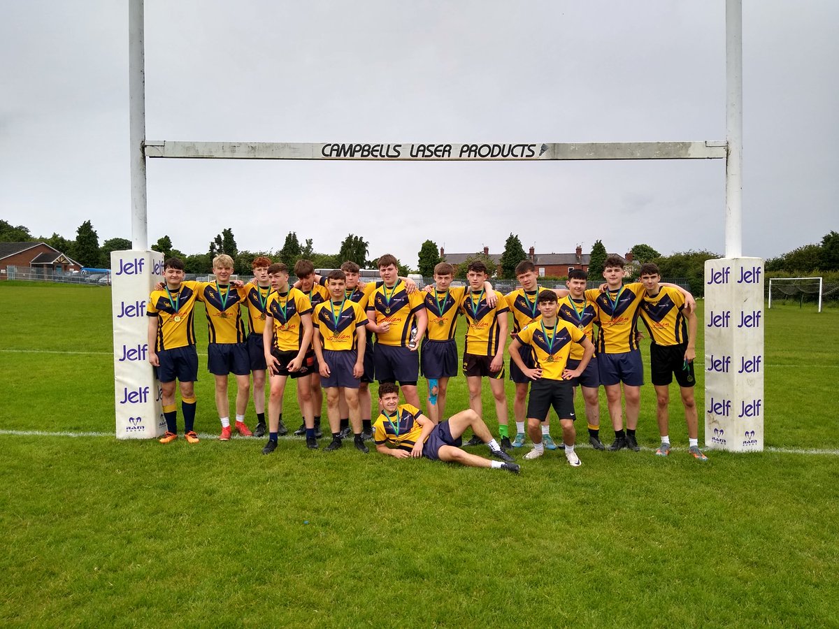 WolfretonSport's tweet photo. The Y10s rounded off a brilliant week of rugby for @WolfretonSch tonight as they retained the @ERSchoolsRL Cup in a fantastic match against @BevGrammarPE 

Congratulations to both teams who played their part in an excellent well contested final! 🤙🏼🏆🏉 https://t.co/UTgzwlhnVG