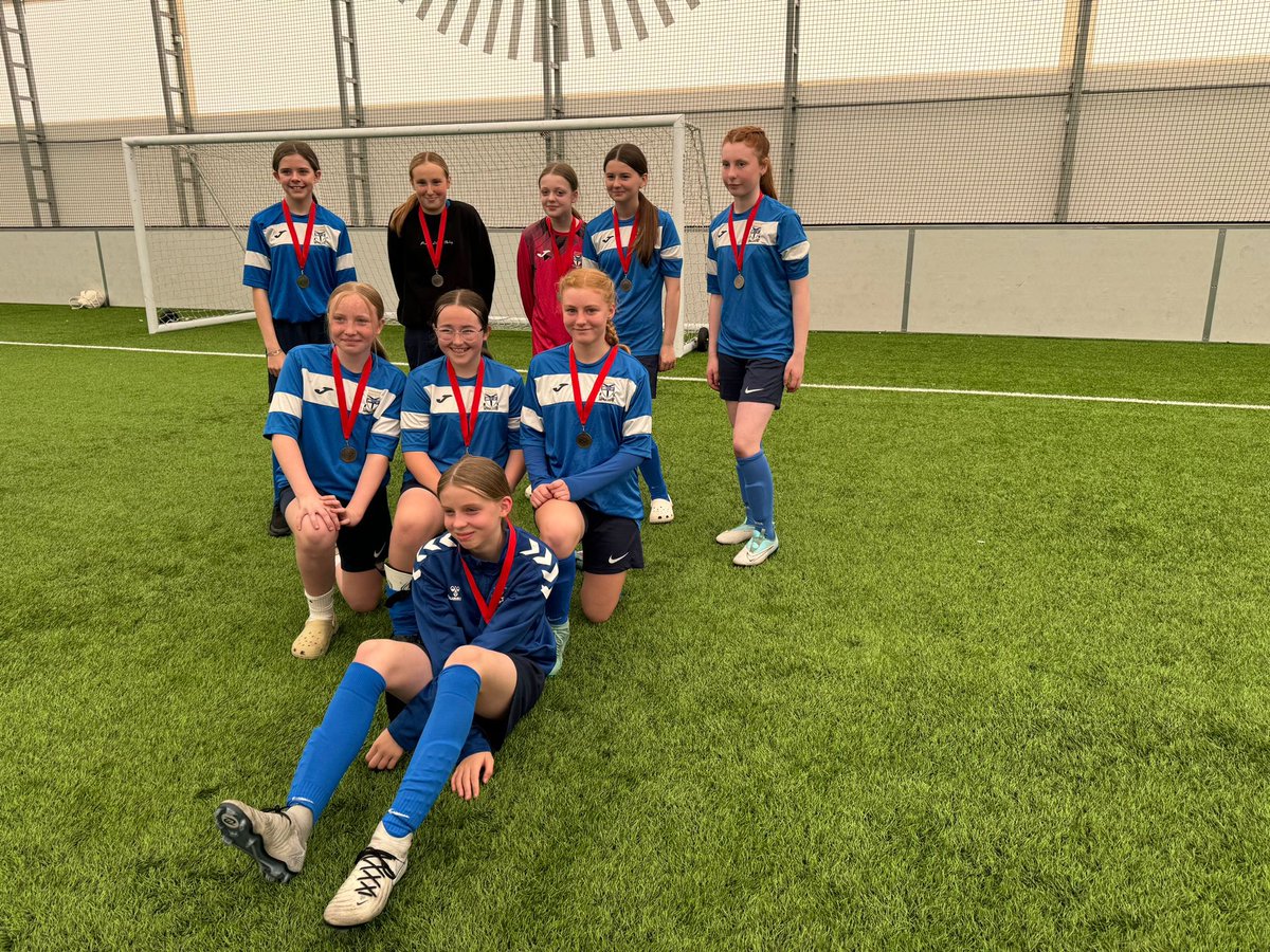 KAHealthWB's tweet photo. Well done to our S1 pupils who attended @NAActiveSchools @KALeisure Euro’s tournament. ⚽️ Our girls team placed second, losing out on goal difference. 🥈Great to see so many young people active and ready to support Scotland in the Euros! 🏴󠁧󠁢󠁳󠁣󠁴󠁿 @Kilwinning_Acad 

#NACountdowntoEuros https://t.co/utIQTI7oDQ