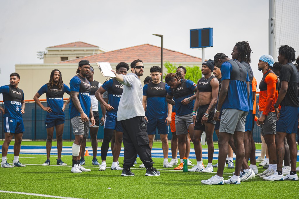 Putting in the work and taking our training to new heights. 🚀

#210TriangleOfToughness
#LetsGo210 | #BirdsUp 🤙