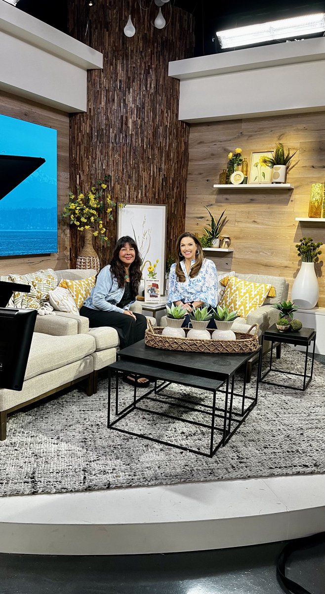 deborahtaffa's tweet image. Finished my book tour for Whiskey Tender with New Day NW morning show and Elliott Bay Books in Seattle. When I get home, I shall kiss the ground. #NativeLit #Memoir