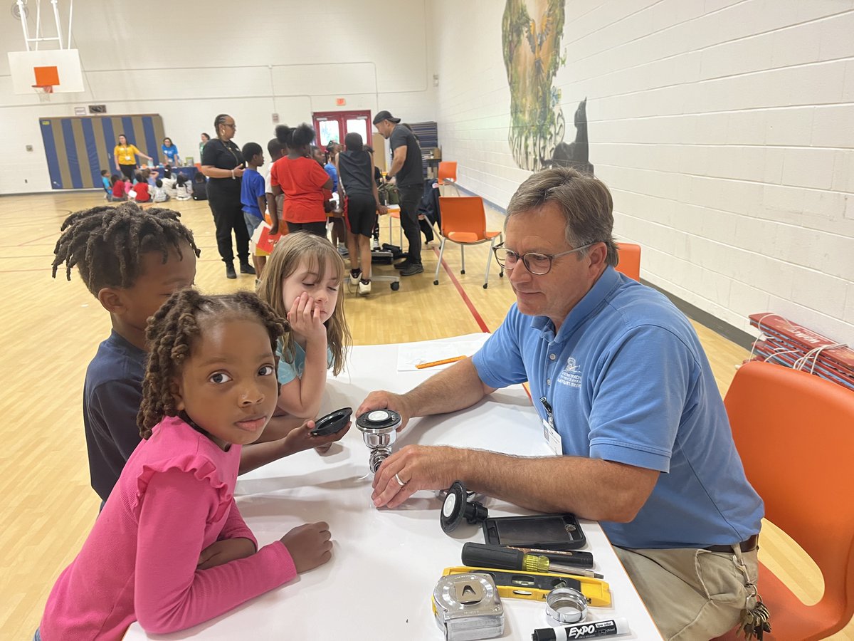 VBCPSMaintServ's tweet photo. Our Building Manager, James O'Connor was at Parkway ES for Career Day letting students know what a building manager does and answering questions. https://t.co/Ah6dVRXAyU