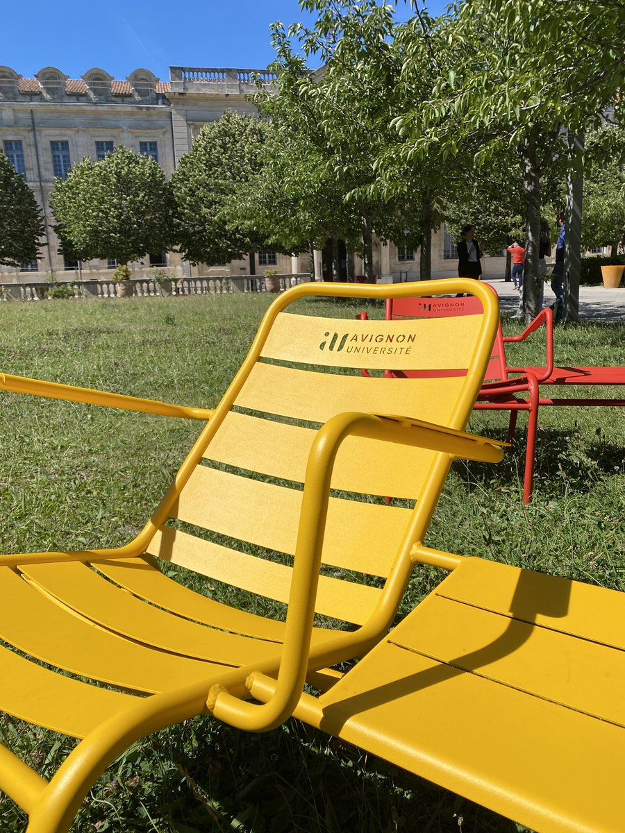vbellais's tweet image. À @UnivAvignon tu peux investir dans du mobilier extérieur ☀️#arces2024 #comESR