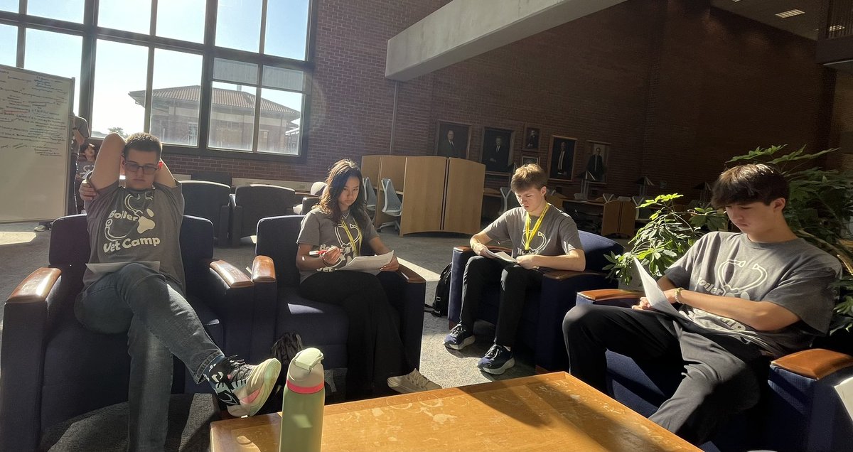 BoilerVetCamp's tweet image. #TeamDiesel is hard at work on a toxicology case!