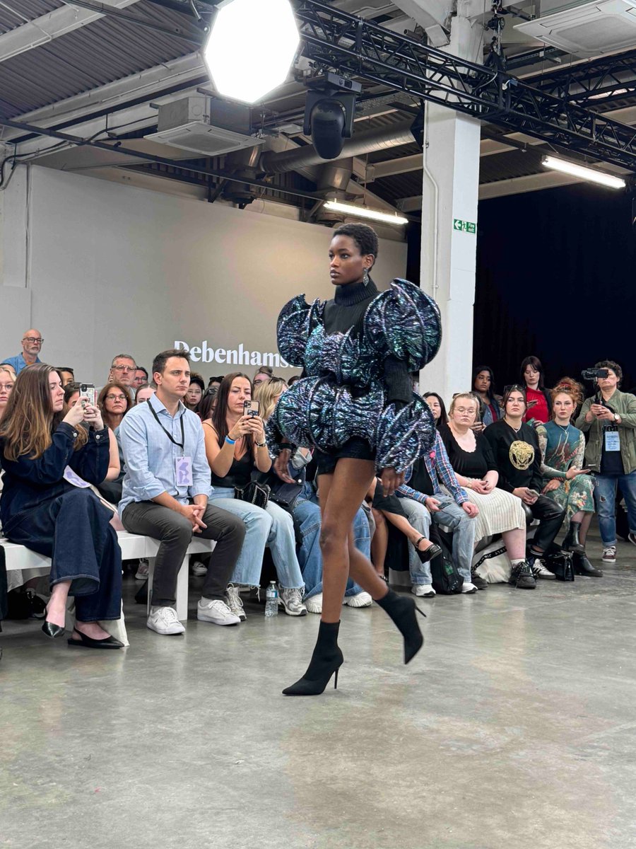 UniNorthants's tweet photo. Our fashion students showcasing their final collections at Graduate Fashion Week 👏
#uon #graduatefashionweek https://t.co/zajkT0jTr0