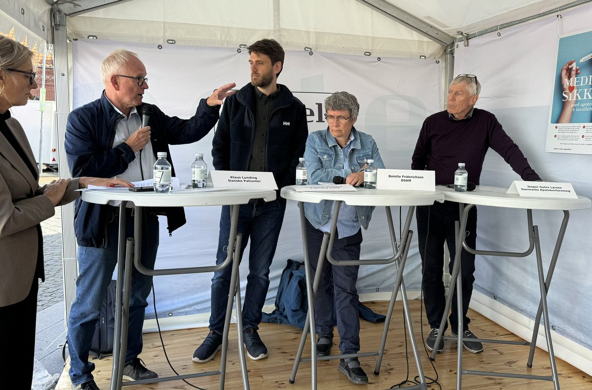 Og hvad sagde professoren og resten af panelet så? 
💊 Vi bruger mere medicin, fordi vi kan mere og er flere. Men 
💊 vi skal tale mere om, hvad der er nødvendigt. 
💊 vi mangler stopvejledninger og samarbejde om seponering. 
💊 ikke flere projekter, men løsninger.