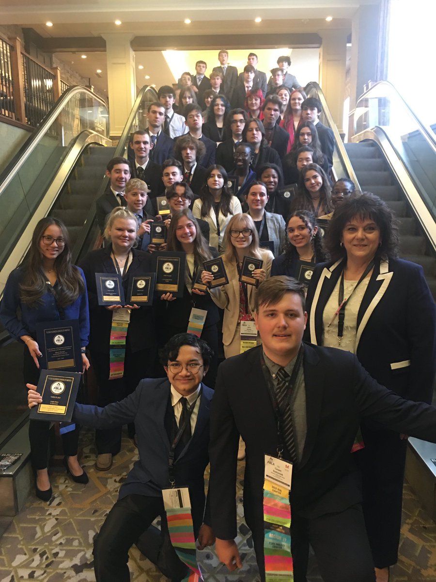 fblaadviserdh's tweet photo. Pleasant Valley High School's Future Business Leaders of America (FBLA) has been honored as the #1 FBLA Chapter in the United States of America in the FBLA National &amp; Int’lChampion Chapter Program. This is a historic award for PV FBLA. #fblapv @pafbla @FBLA_National @PVBEARSHS https://t.co/wXpEPT3oJD