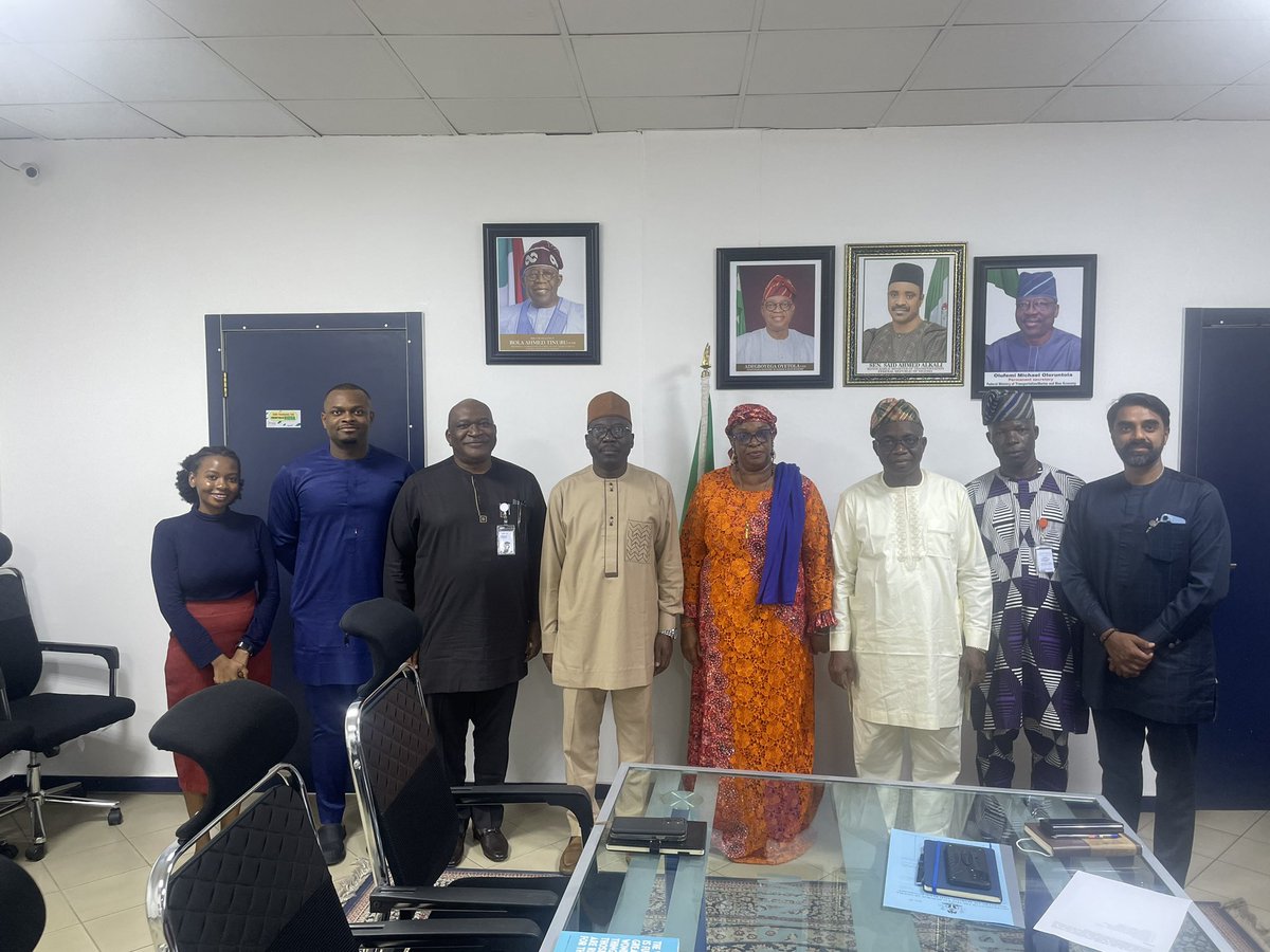 CBiNigeria's tweet photo. Today during a stakeholder meeting with the Permanent Secretary of the @MinTransportNG to establish our presence and continue the existing relationship CBI and MACN enjoy with the organization. The minister received us well and pledged his support to the cause. https://t.co/qb2dhNz3BI