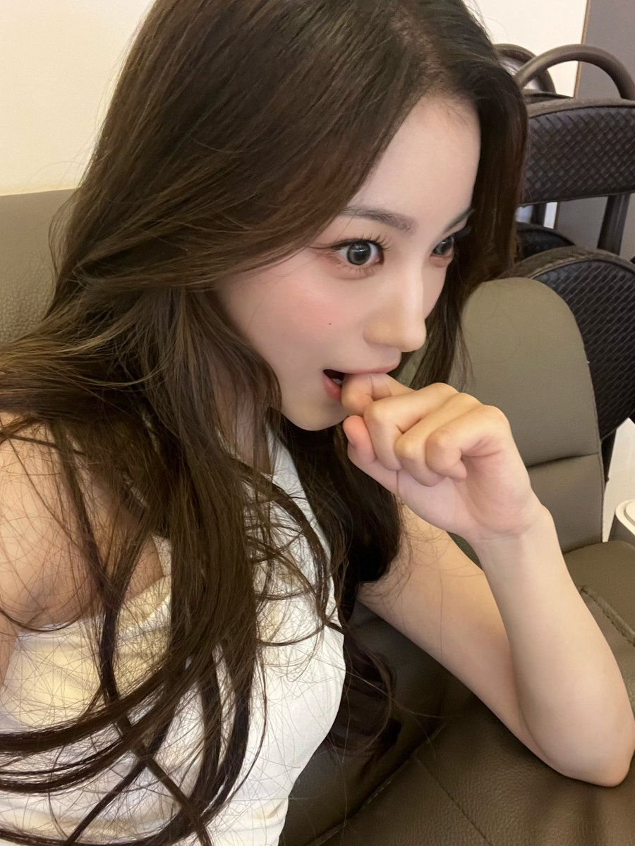 yeju_bubble's tweet photo. 240613 예주 버블

#ICHILLIN #아이칠린 #YEJU #예주 https://t.co/NoMTORIeOI