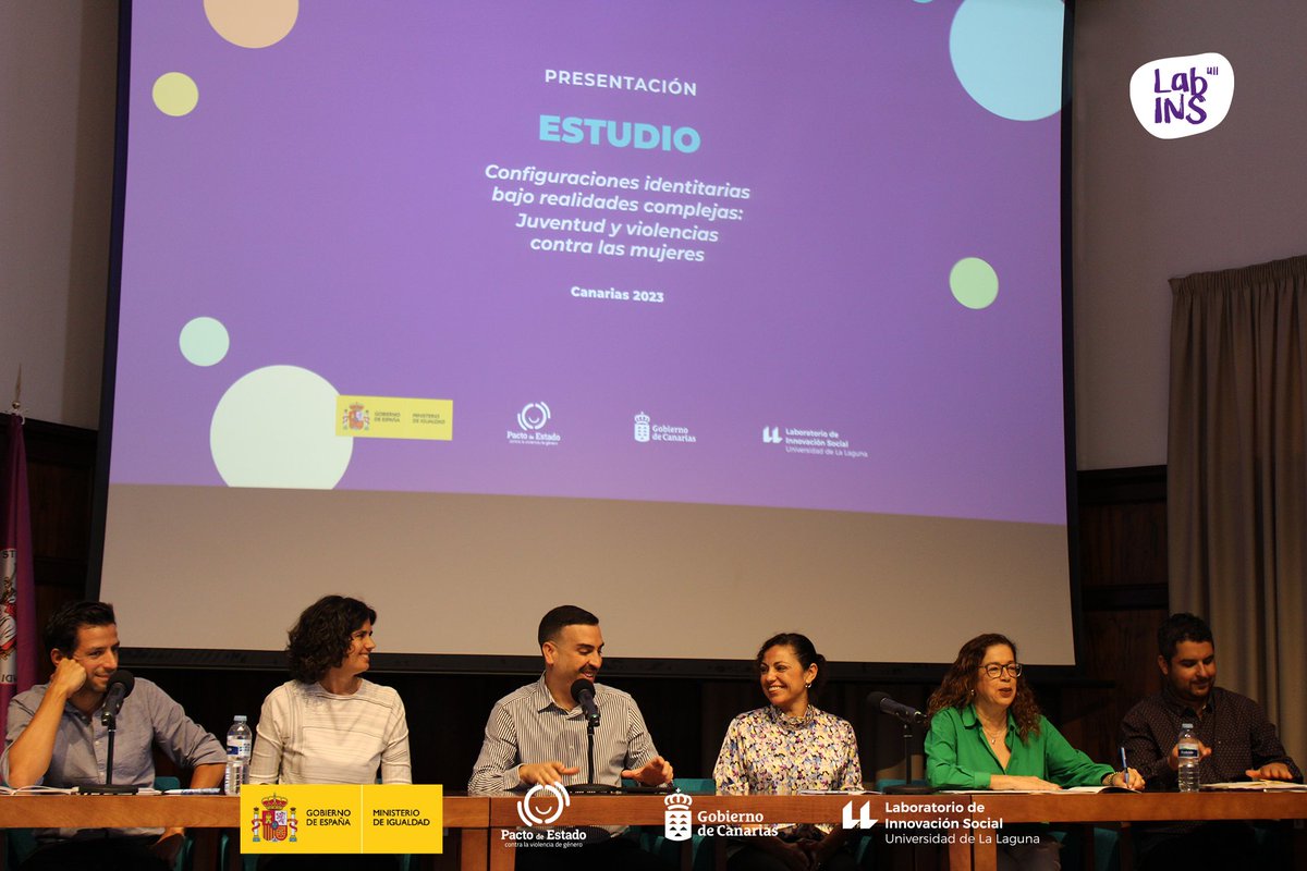 LabINS_ULL's tweet photo. ��Daniel Morales, DG @JuventudCanaria abrió el acto y @MDiosR y @ElisaJRosales, de #LabINS @ULL, contextualizaron el estudio.
📊Parte del equipo de investigación, formado por Josué Gutiérrez, Ana Padrón, Vianney Trujillo y Elena Crespo, compartió los resultados más relevantes. https://t.co/ZPGhBR3APu