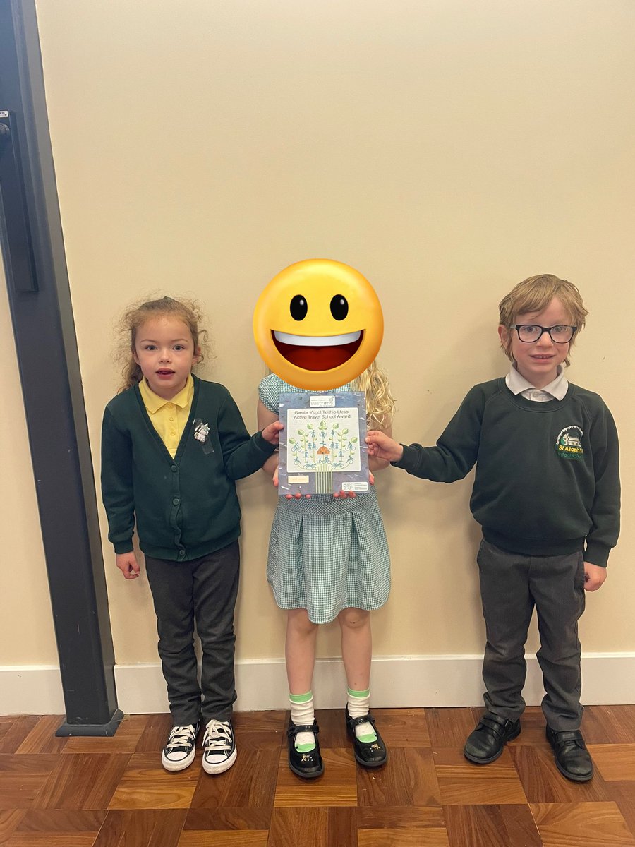 stasaphvp's tweet photo. Thank you to Hannah @AJ_NorthWales @SustransCymru for coming to present our bronze Active Travel School Award and for all of her support in helping us achieve it. We are very proud of our school, parents and learners achieving this with us. Diolch #VPHC #VPEI https://t.co/Dnb7SNFDv2