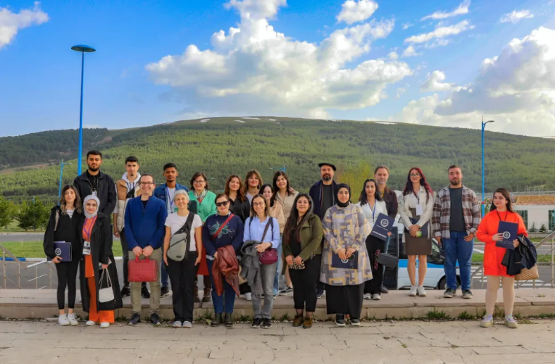 baubrainlab's tweet photo. 25-26 Nisan’da Ardahan Üniversitesi Psikoloji Bölümü koordinatörlüğünde gerçekleşen VIII. Deneysel Bilişsel Psikoloji Sempozyumu’ndaydık.

Sunumlarımıza katılan herkese ve organizasyon ekibine teşekkür ederiz. https://t.co/fyBcxSjQzx