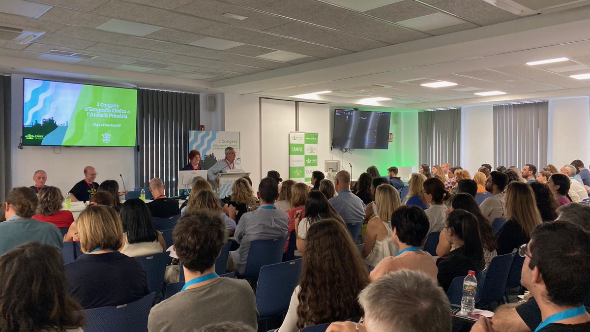 CAMFiC's tweet photo. Ara sí que sí, comença el #CongresEcoAP. La Dra. Yolanda Ortega i el Dr. Francisco Martín donen la benvinguda als neòfits ecogràfics.
#onaecoap #Tarragona #ecoap @ecoapcat https://t.co/2ARfld1h5w