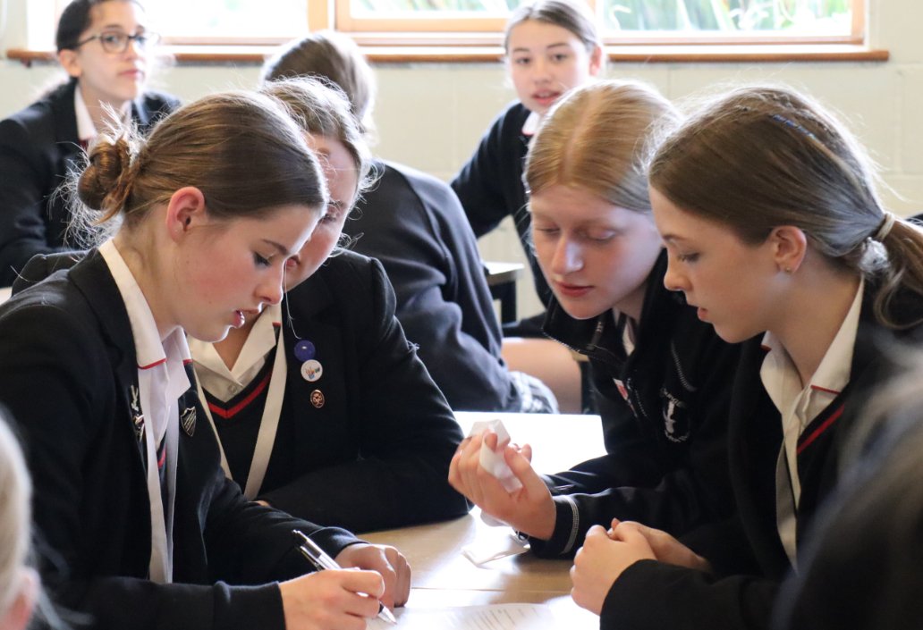 PipersCornerSch's tweet image. It was great to see students in #PipersYear10 and #PipersSixthForm come together today to get their preparations done for a Pipers Mock General Election.  

After choosing what parties they wanted to represent, they worked hard on their leadership, putting forward their policy…