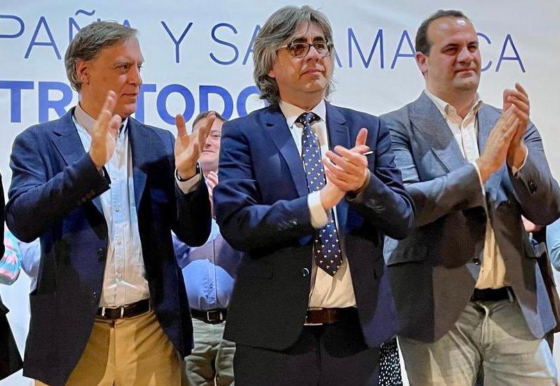 😳 ¿Hasta dónde va a llegar el 𝗣𝗣 en Béjar?

Mientras, el 𝗣𝗣 de Salamanca... 🤐🤐

❌❌ Ediles del Ayuntamiento de Béjar "tienen que sujetar y agarrar" al alcalde Francisco Martín para que no 𝗮𝗴𝗿𝗲𝗱𝗮 físicamente a una concejala del PSOE. 

🔗 socialistasdesalamanca.es/ediles-del-ayu…