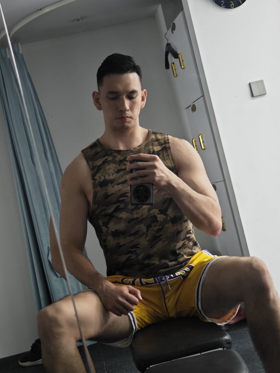 巨施强伸 tweet media