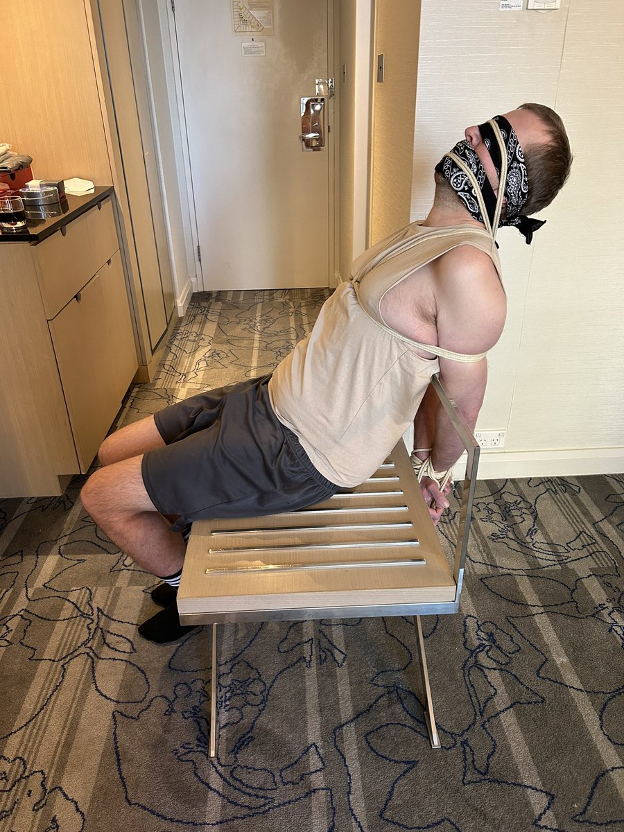 guamaniancub's tweet photo. Not sure @SubStandardSam is gonna make his workout today.
🪢/📸: @guamaniancub https://t.co/ONJjKluBVb