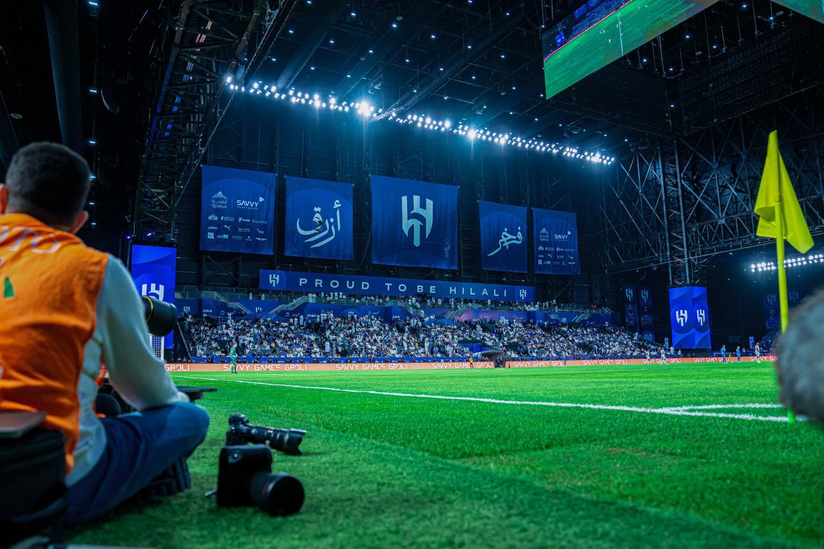 MnbrAlhilal's tweet photo. 🚨🚨🚨🎙️ تركي آل الشيخ :

"طلبت ثلاث عيّنات للكراسي في ملعب الكينغدوم أرينا عشان نختار الأفضل، هدفنا رضاكم." 💙 https://t.co/ui5sTo4r8m