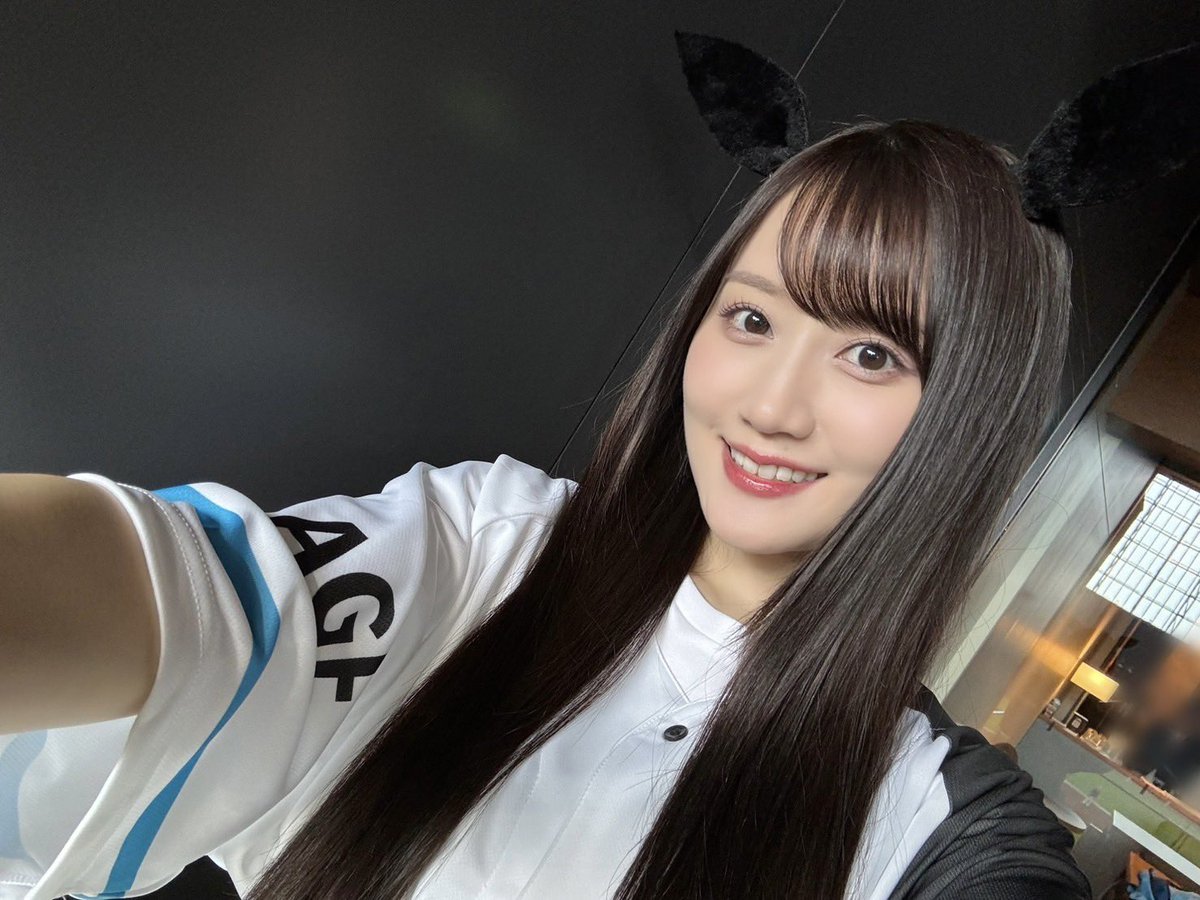 yui_ogura_815's tweet photo. ✨劇場版ウマ娘
　　　Fビレッジコラボナイター✨

トークイベントから、ファーストピッチセレモニーやイニング間イベントなど、
盛りだくさんのコラボナイターでした♡

応援してくださったトレーナーさん
ありがとうございました(*´-`)☕️

ファイターズの皆さま、
ご勝利おめでとうございます🥳

#劇場版ウマ娘Fビレッジ 
#劇場版ウマ娘 #新時代の扉 #ウマ娘
#lovefighters