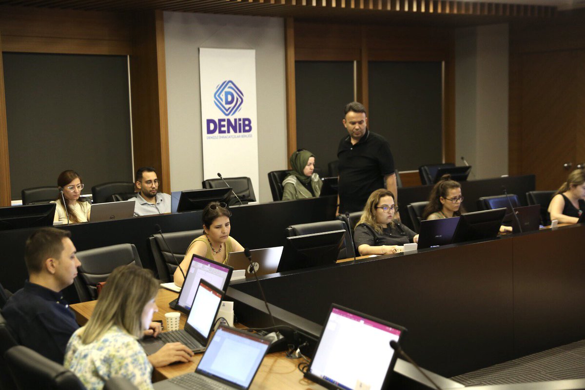 DenibDenizli's tweet photo. DENİB AKADEMİ faaliyetleri çerçevesinde “Akademi Girişimci” kapsamında “Power Point Teknikleri Eğitimi” eğitmen Ömer Bağcı tarafından 13 Haziran 2024 tarihinde Denizli İhracatçılar Birliği Hizmet Binasında düzenlendi.
———
#denib #denizli #denibakademi #ihracat #eğitim https://t.co/5sERUnAjpP