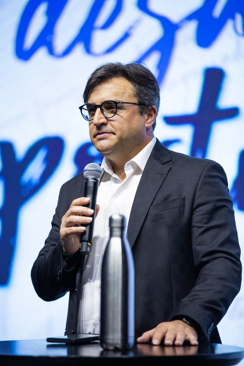AdventistasSP's tweet photo. O último dia do Encontro de Gestão contou com uma palestra realizada pelo ex-jogador de basquete Oscar Schmidt, que compartilhou sua trajetória. O programa desta quarta-feira, 12, também teve a participação do advogado sul-americano da Igreja Adventista, Dr. Luigi Braga. https://t.co/lKIUGN9cKS