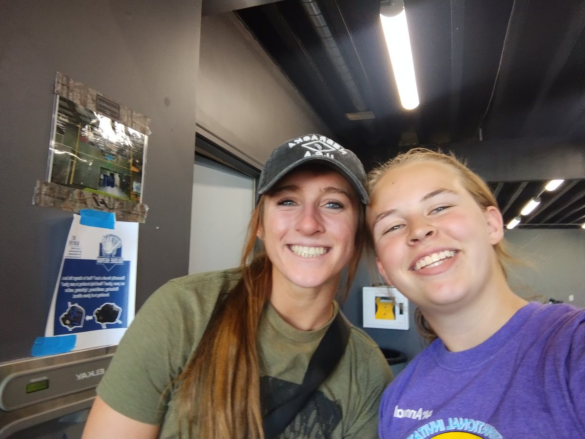 HeyHeyRaz's tweet image. A year ago yesterday I heard @jordybahl was entering the transfer portal while I was at the gym pushing through a pitching workout. Guess who was in that same gym putting in work. #notshocking #leadsbyexample  Can't wait to see you play for #theredteam! #bebackstronger