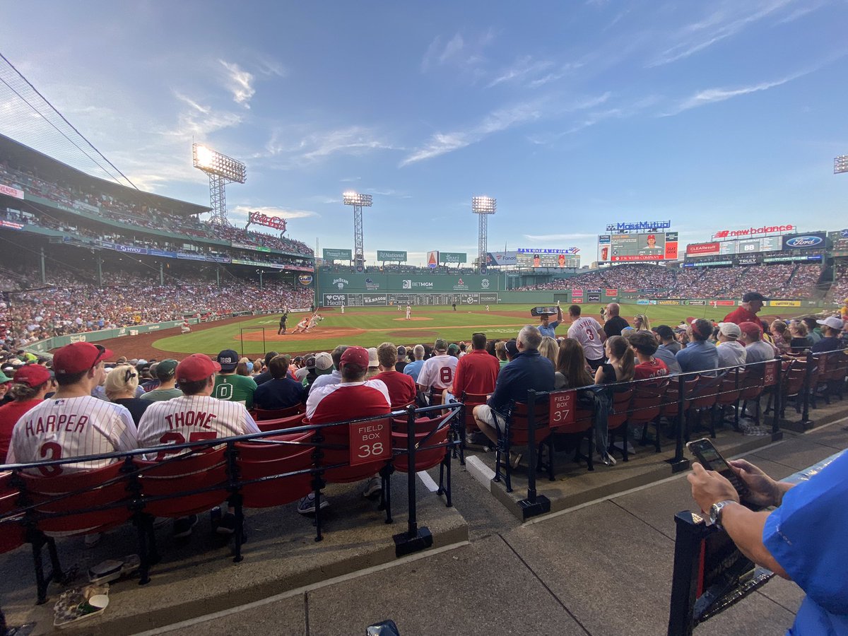 BgouldBob's tweet photo. Great first 2 nights in Beantown with @cgouldymom!
Some drinks with friends the 1st night then the @RedSox beating the @Phillies last night at the legendary @fenwaypark!
๐ฅโพ๏ธ #bar10 #copleysquare #cheers #quincymarket #bostonharbour #walking #greenmonster #nokids https://t.co/lJpz5jjIZi