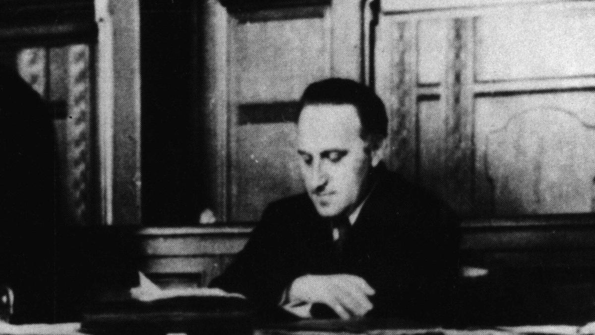 Missluck_13's tweet photo. Just got my visa - ready to go to Australia's Gold Coast and present at #ICA2024!! 😊 
This time: the #courage of German Weimar Republic 1920s journalist Carl von #Ossietzy who fiercely defended democracy - and stayed when Hitler took over... See you in AUS! @bournemouthuni https://t.co/jytD0LoSKw