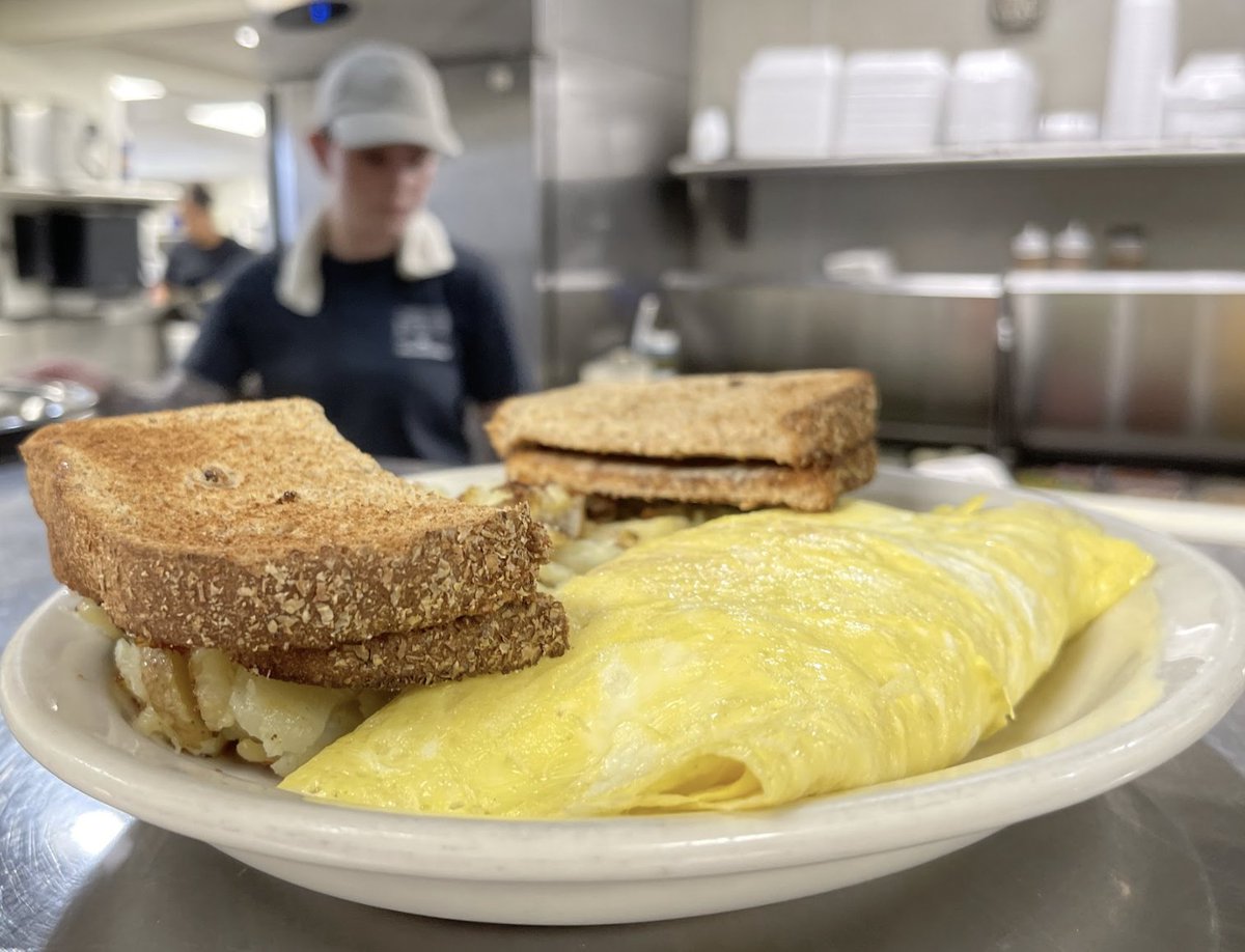 theneptunediner's tweet image. Egg-citing mornings start here! 🍳 
Kick off your day with our perfectly cooked eggs and enjoy a breakfast that’s simply unbeatable. #EggCitingBreakfast #MorningFuel #DeliciousStart #BreakfastLovers