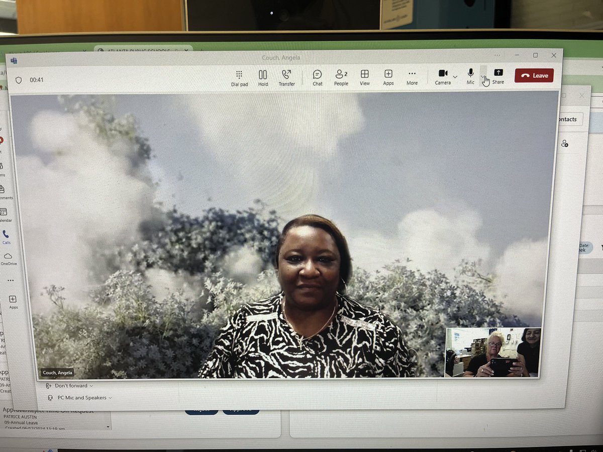 edtech_lynn's tweet photo. For those of you who donโt know, when we need #BigTimeHelp we call in #BigBosses Huge S/O to Angela for jumping on a #MicrosoftTeams to help๐ฏ @ahrosser @apsitnatasha @apsinstructech https://t.co/MAcuZqnvIL