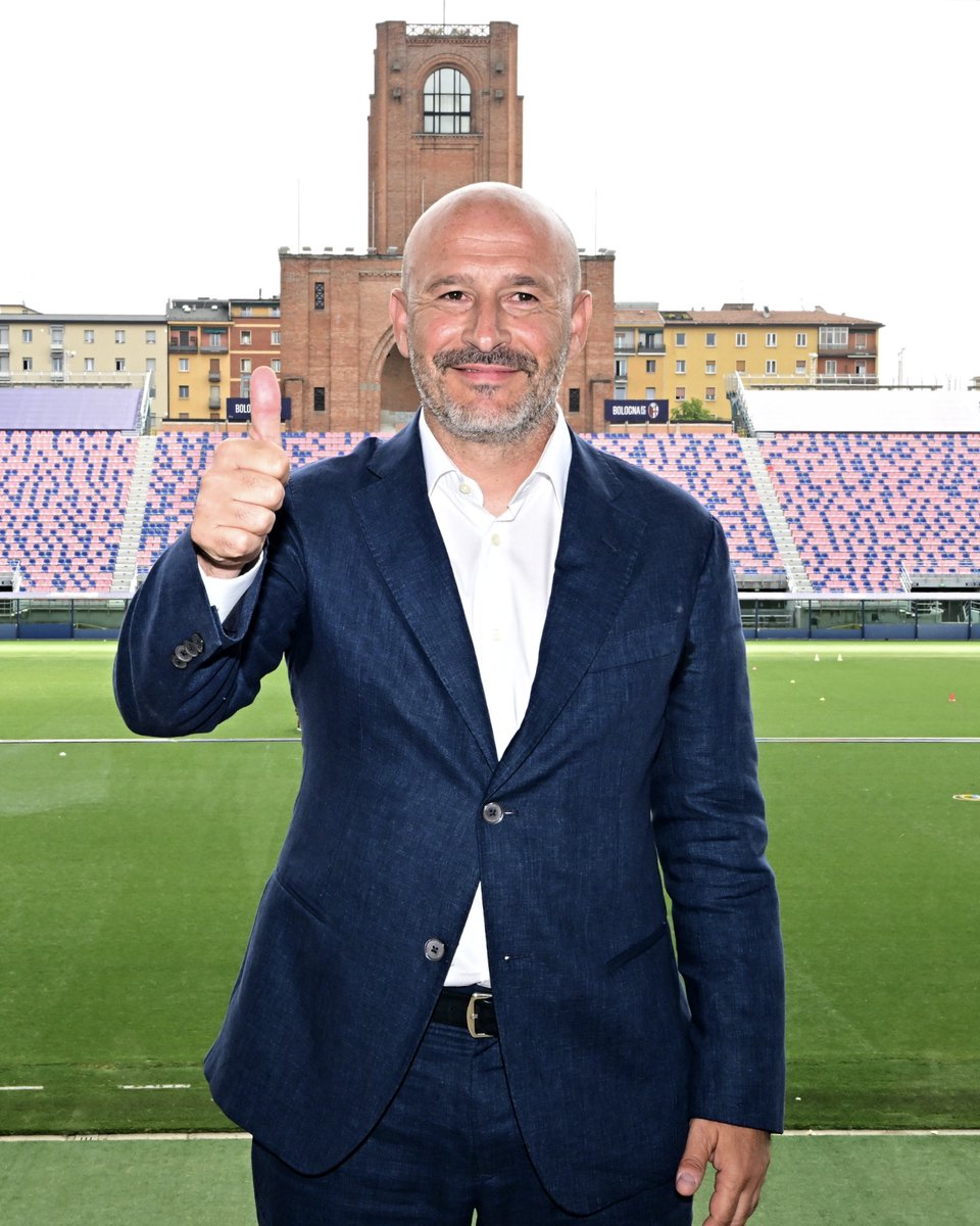 Primo giorno in ufficio ☝️🏟

#ForzaBFC #WeAreOne