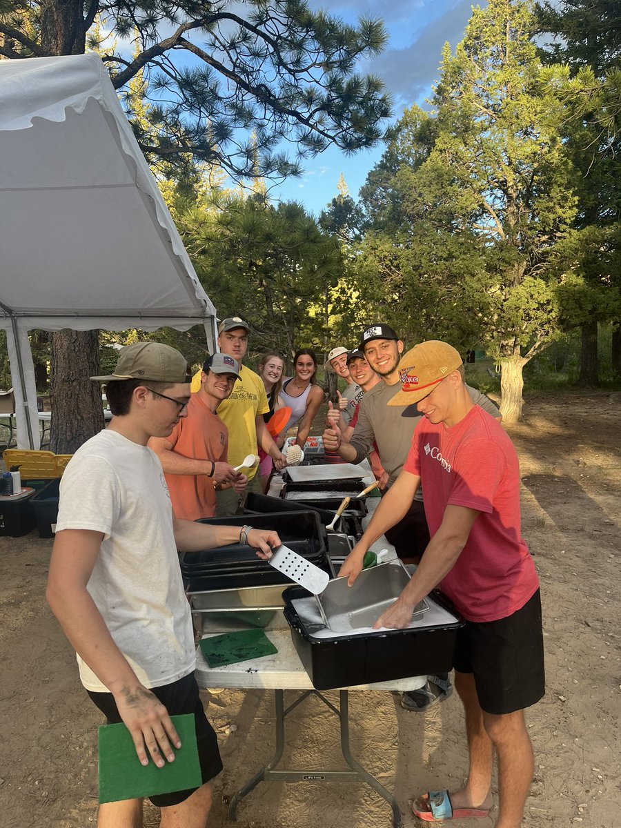 SFSFieldStudy's tweet photo. The staff and sherpas are cooking it up in the kitchen🥓🍔 Thank you for all your hardwork! https://t.co/oX5PXv6Nld
