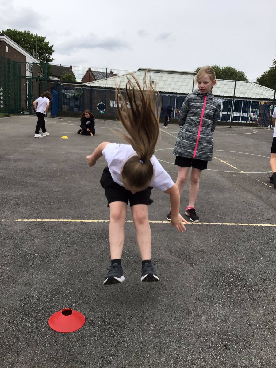 HighBankJIN_Y5's tweet photo. We have been developing our jumping technique and tried to jump the length of our body height. We challenged ourselves to jump twice our height! https://t.co/Q6pR6VTqNz