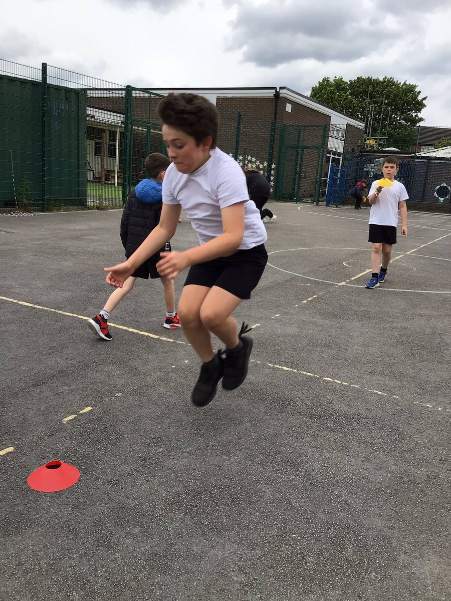 HighBankJIN_Y5's tweet photo. We have been developing our jumping technique and tried to jump the length of our body height. We challenged ourselves to jump twice our height! https://t.co/Q6pR6VTqNz