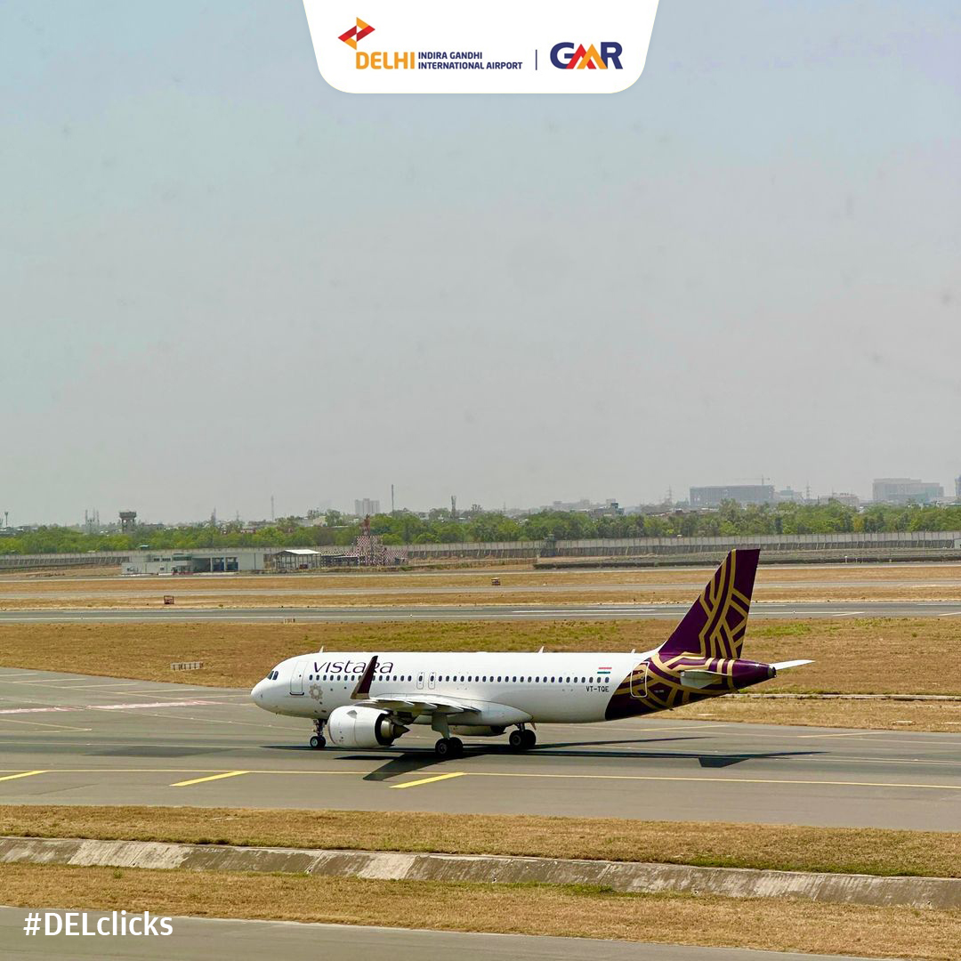 DelhiAirport's tweet photo. Witness a picturesque scene as a @airvistara A320 gracefully taxis toward the runway.
Capturing the essence of aviation at #DelhiAirport. Give a 🫶 if you like this!
PC: delhispotter (On Instagram)
#DELclicks #PlaneSpotting https://t.co/RxLhNOb74w