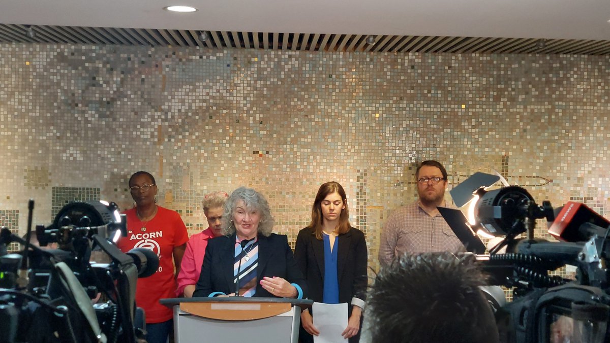 Profit-driven renovictions are reducing Toronto's already limited supply of affordable housing and impacting many tenants across the city.

I joined tenants, housing advocates and legal clinic reps today to support their call for a renovictions by-law using the innovative