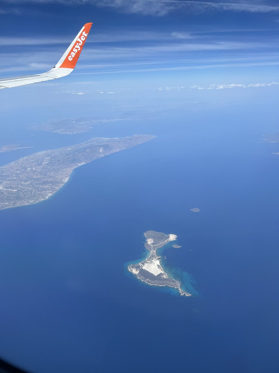 BacardiBoozer's tweet photo. @easyJet you were a dream https://t.co/S83QKvhcSc