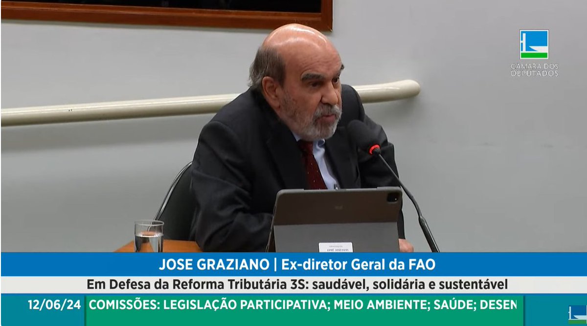 grazianodasilva's tweet photo. Tive a honra de participar de debate ontem na @camaradeputados, sobre a reforma tributária. 
Precisamos de um imposto sobre produtos ultraprocessados e bebidas açucaradas que ajude a financiar políticas de incentivo à produção e consumo de frutas, verduras e legumes 🌱🍎🥦 (+) https://t.co/dpaRKehd87