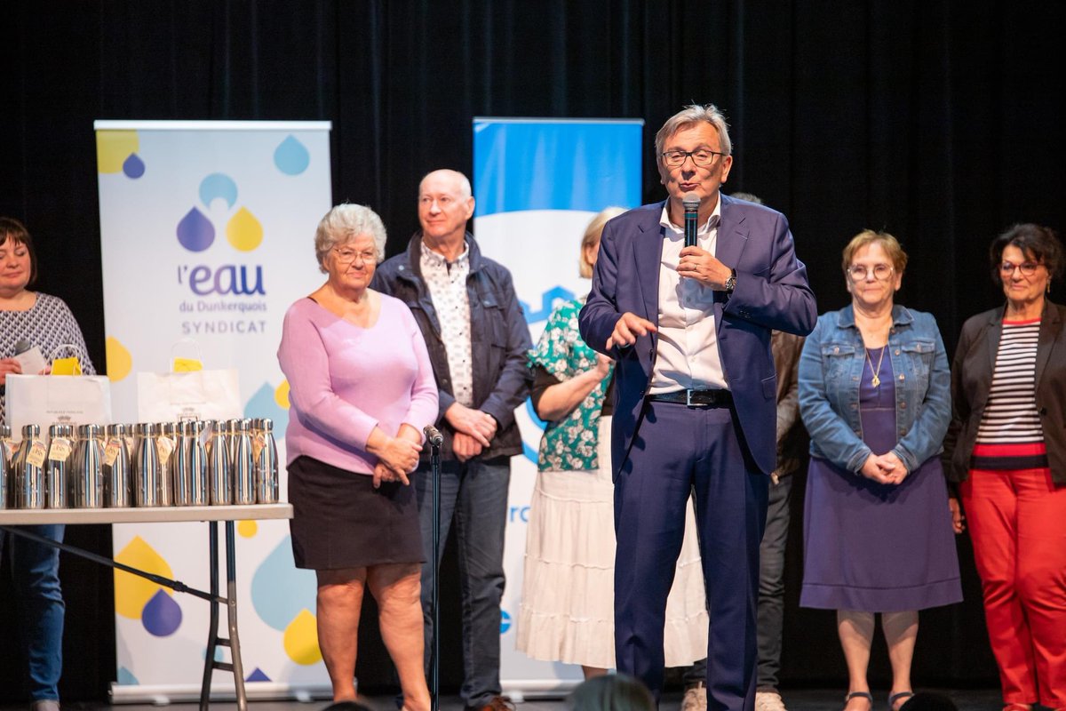 Un bon moment avec nos enfants du CM2 ce matin qui ont reçu une calculatrice et une gourde du Syndicat de l’Eau du Dunkerquois .

Cap vers la 6ème mais d’abord les grandes vacances !