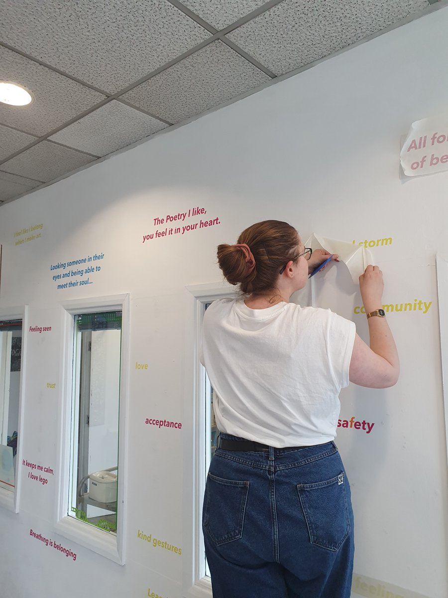 ArtsNetworkLDN's tweet image. We celebrated our Festival of Belonging exhibition with a private show &amp;amp; group listen to the accompanying soundscape. 
Individual canvases and conversations from 32 of our members expressing their personal experiences of 'belonging'. 
Listen here tinyurl.com/4fx9pncz 🎧#IGEN