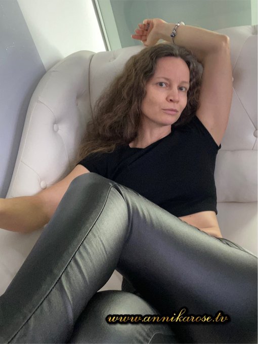 Ich liebe meine #leggings! Und ich habe noch ganz viele andere 😏😊 https://t.co/HinWKCu9bM<a href="/tag/leggings"class="tags">#leggings</a>