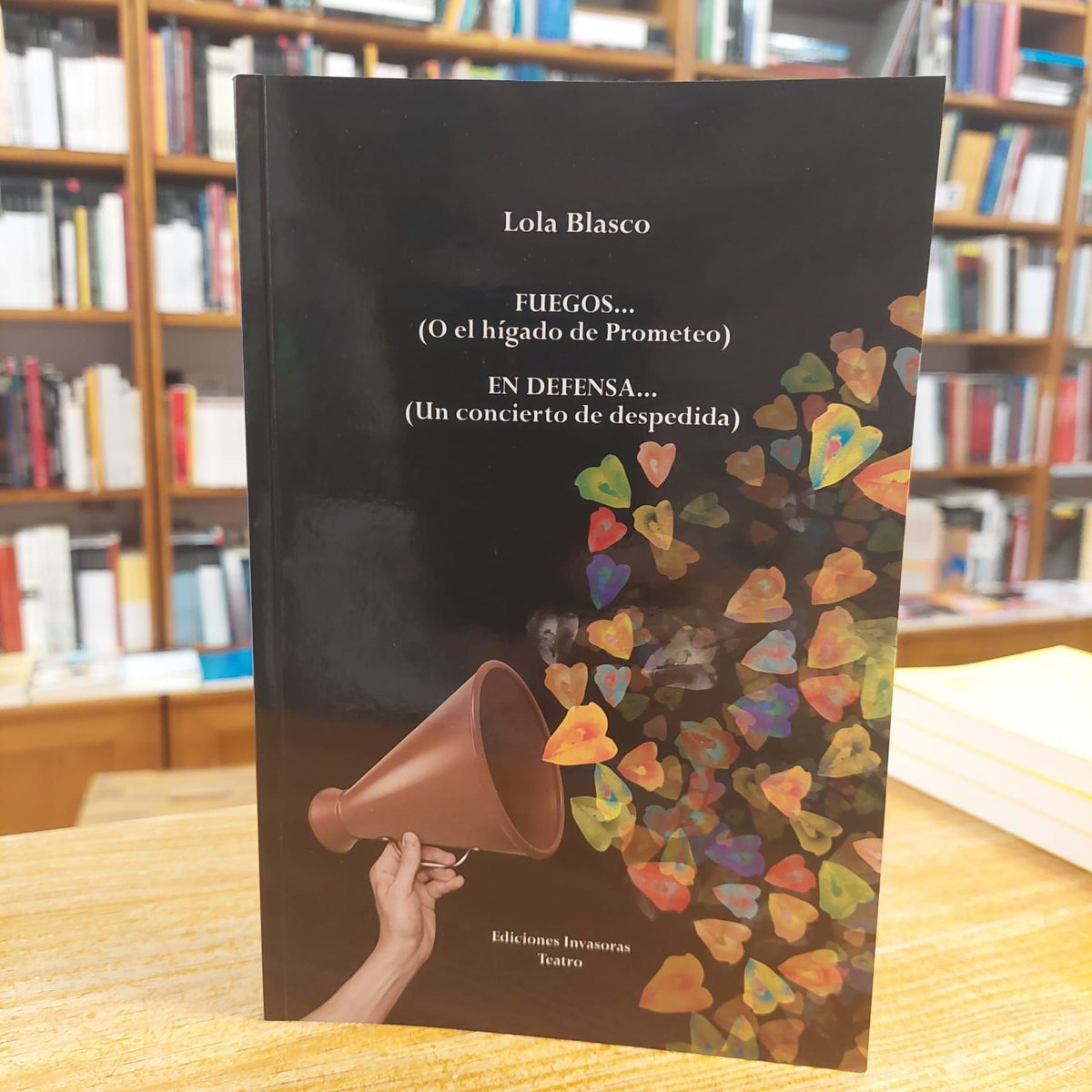 LibreriaYorick's tweet photo. #Fuegos
#EnDefensa
#LolaBlasco
#EdicionesInvasoras https://t.co/7SmHiLEFXq