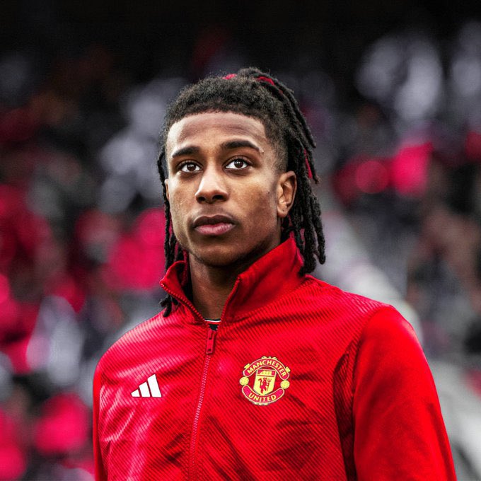 Cunha__utd's tweet photo. Who would you prefer on the RW this season.

-Like for Michael Olise         
-RT for Mason Greenwood https://t.co/55txGxORHr