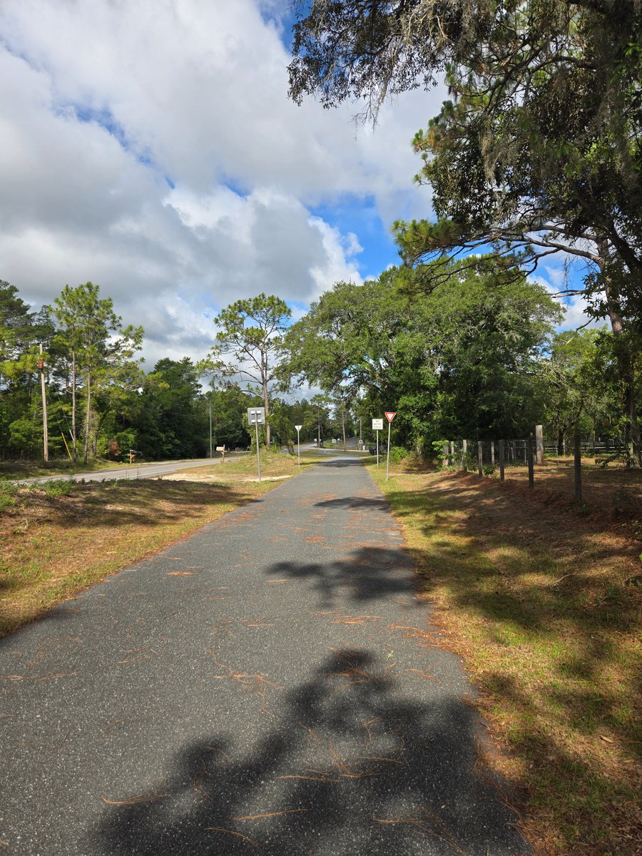 kevinmacsr's tweet photo. Run Streak Day 3,308. Ran 4.11 miles (10:40min/mi) at 9:10am this morning.
#smashrun https://t.co/ZTPaL2XYkU https://t.co/yJKtqWWX1f