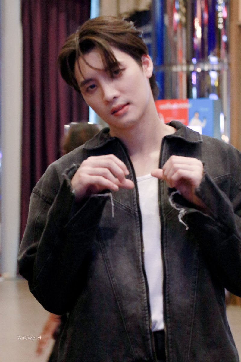Airswp_'s tweet photo. หยุดกัดปากเดี๋ยวนี้…. จาขิตตตต

@m34nismind 

#MeanPhiravich #MeanTro
#9entertainAwards2024 https://t.co/eQ00lBYwew