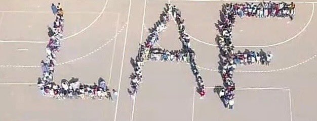 A l’aube de la fermeture du #Laf , les élèves ont réalisé des productions commémoratives.
ils y évoquent leurs apprentissages, amitiés, espoirs pour l’avenir et leur amour pour cet établissement si chaleureux qui les a vu grandir, mûrir et s’épanouir.
lfniamey.fontaine.ne/GOODBYE-LAF.ht…