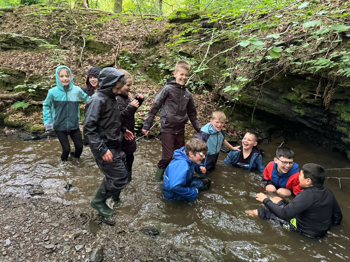 Lakeside_school's tweet photo. You have got to love getting wet and muddy @CliffeHouse #sorryparents https://t.co/tdL5W4Mjfa