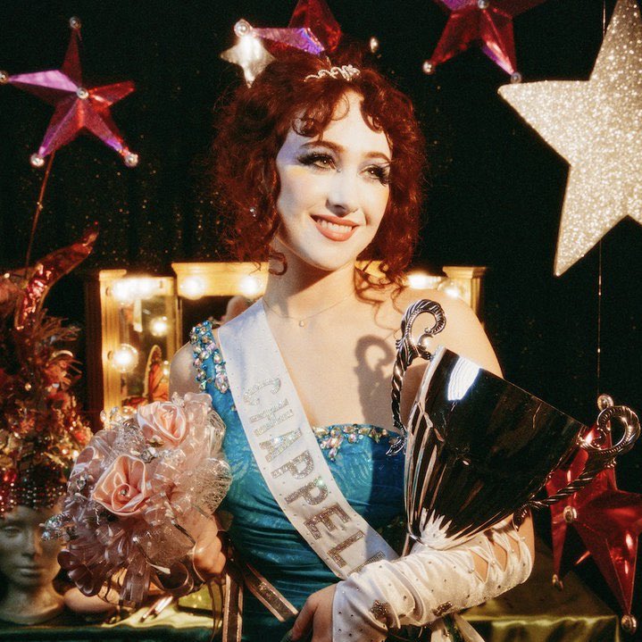 ‘The Rise and Fall of a Midwest Princess’ by Chappell Roan has reached #1 on US iTunes.