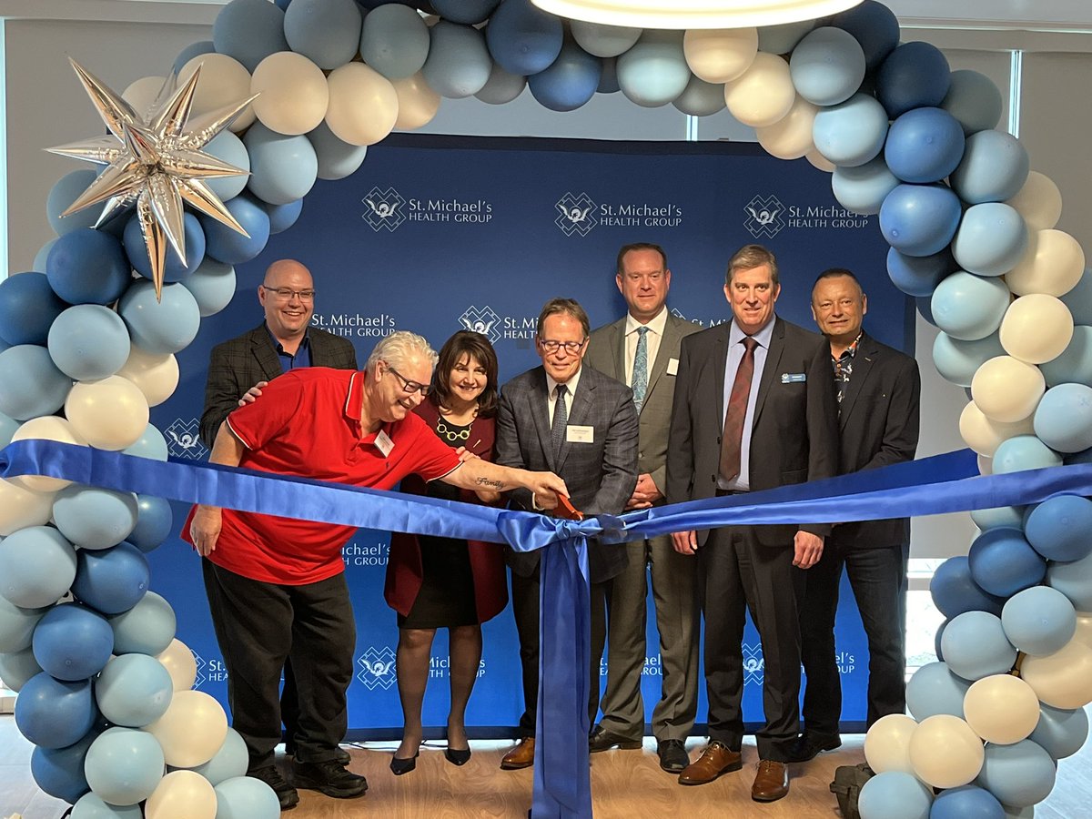 AdrianaLaGrange's tweet image. was a pleasure to be at the grand opening of St. Michael’s Fenwyck Heights last night with Minister @SearleTurton in Spruce Grove.

St. Micheal’s will deliver the perfect blend of independence and supportive services to 170 seniors. 

Thank you for the great event!