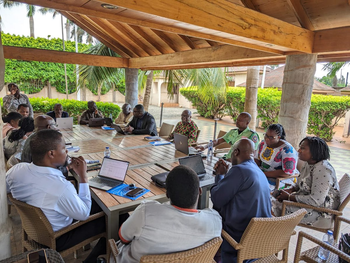 WHOGhana's tweet photo. Thanks to @FCDOGovUK, we are supporting @mohgovgh to develop a framework for health security in #Ghana.

This will help to build an inclusive, innovative, integrated &amp; futuristic mechanism for preparedness, detection &amp; response to public health threats in an all-hazards approach. https://t.co/i0dUWV4ziR