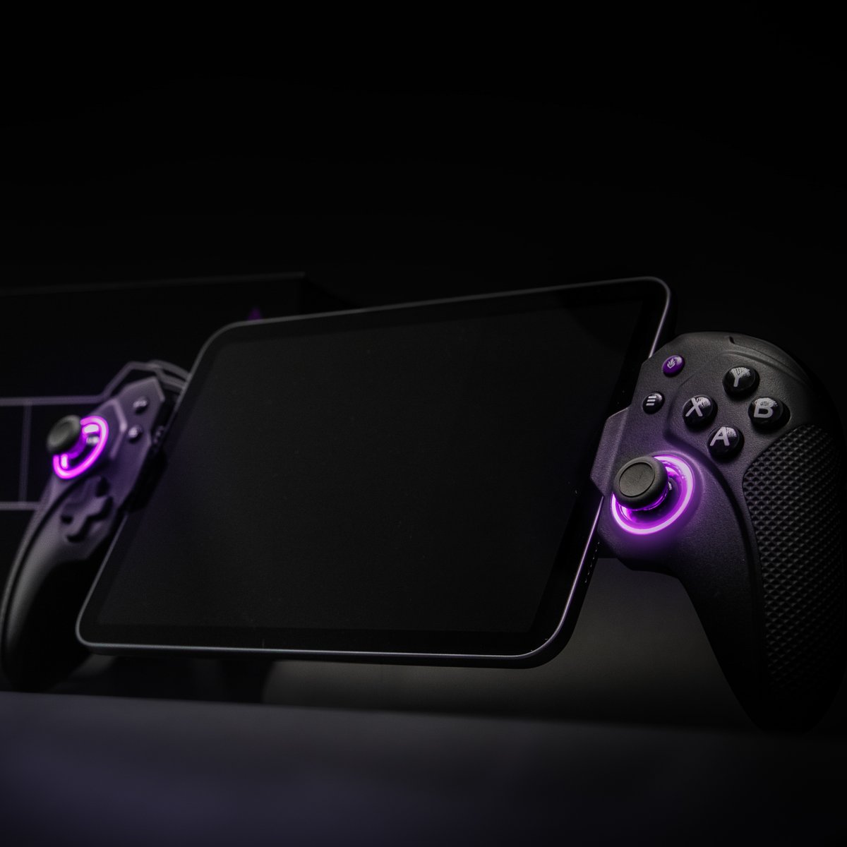 ELO_EsportsG's tweet image. 🎮📱 Exciting News! The Vagabond by ELO, the perfect mobile game controller for your iPad Mini, is coming on July 8th, 2024! Get ready to level up your gaming! #ELO #TheVagabond #MobileGaming #iPadMini #ComingSoon
